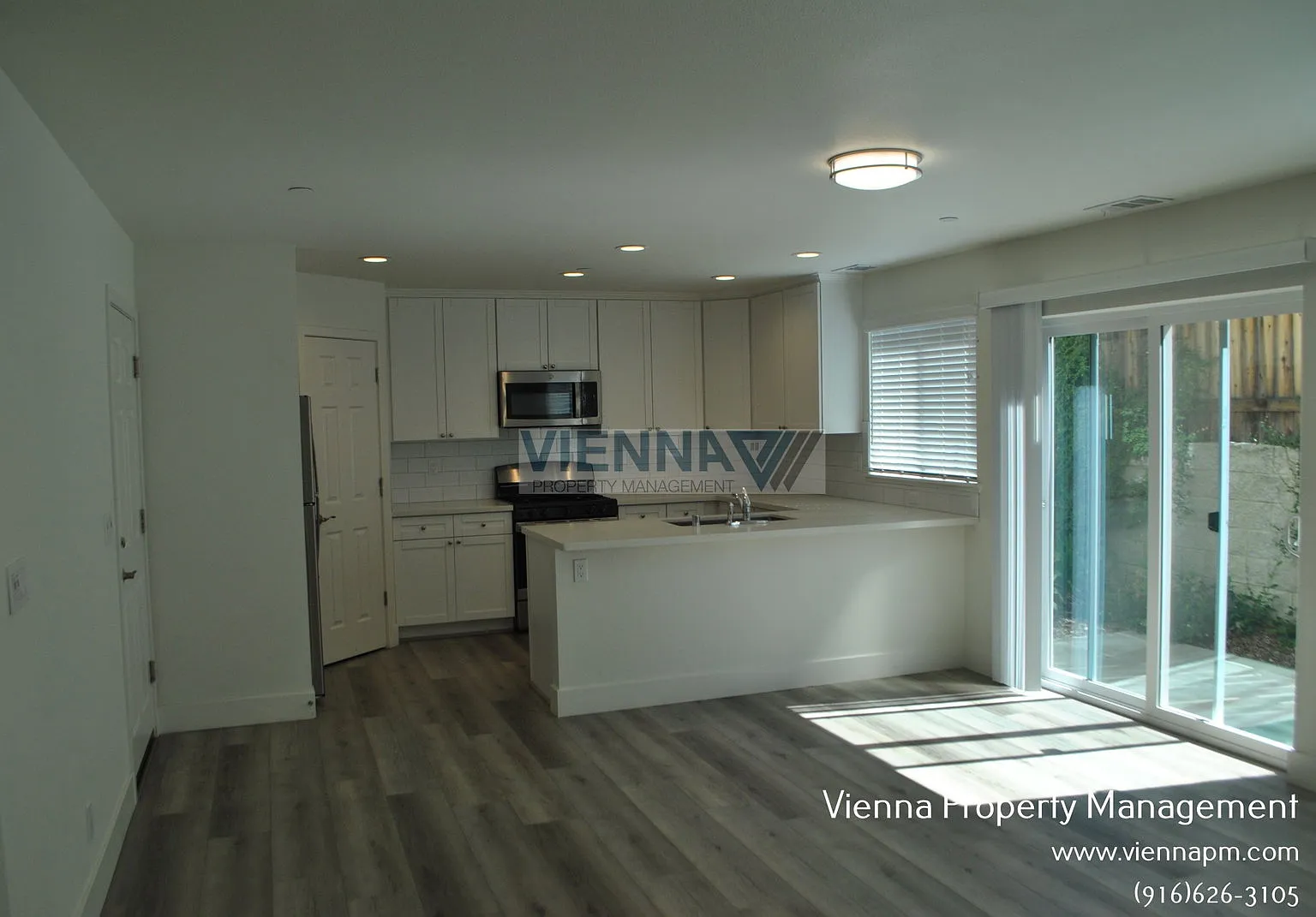 3 bed, 2.5 bath, 1663 sqft, $2,695 — Photo 3