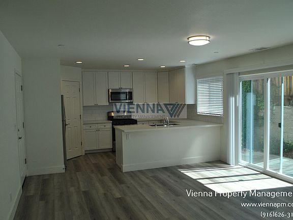 3rd image of 4810 Morgera Ln