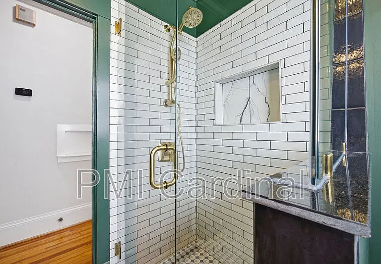 523 N Pine St — Photo 13