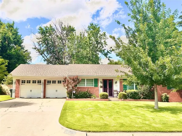 2613 Kings Way, The Village, OK 73120