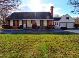 1417 W Country Club Rd, Connersville, IN 47331
