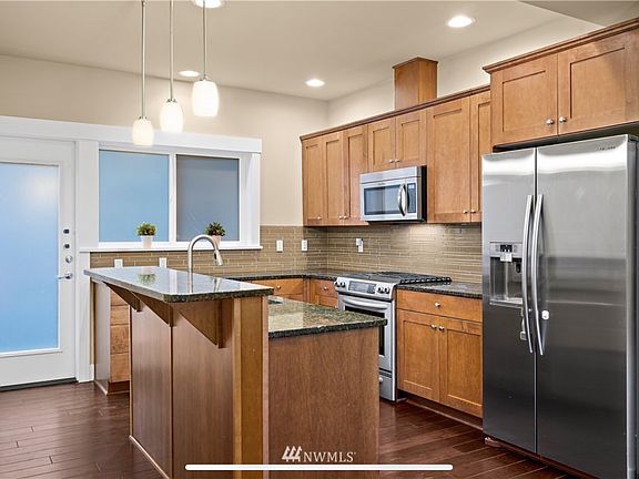 5th image of 900 228th Ave NE Unit 5B