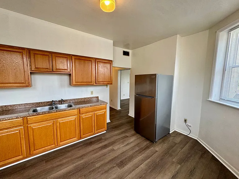 212 North Highland Avenue — Photo 30