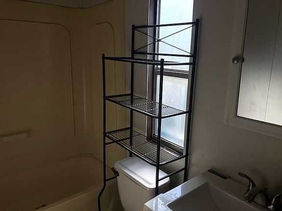 5th image of 105 Pima Dr