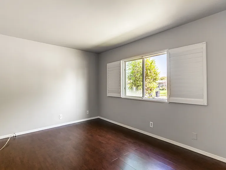 1201 N California St — Photo 22