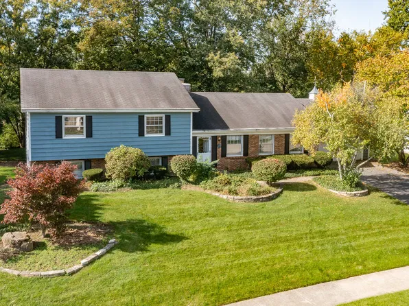 6S252 Cohasset Rd, Naperville, IL 60540