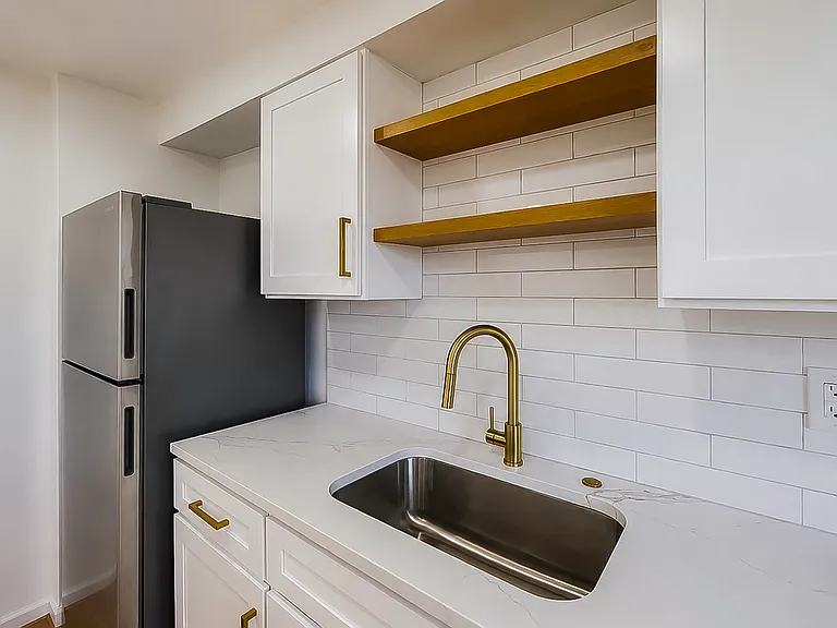 5729 Denwood Ave — Photo 8