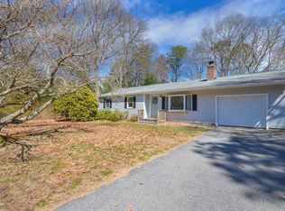 18 Rainbow Ln, Mashpee, MA 02649