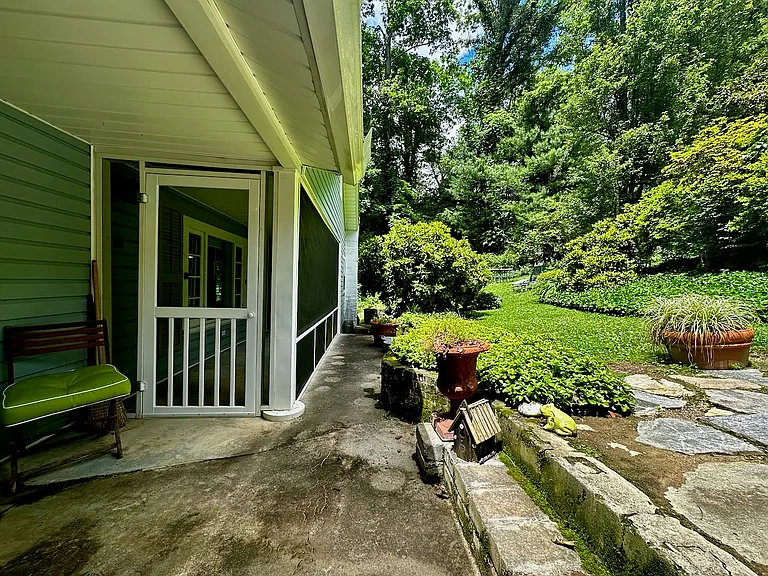 707 Maybank Dr — Photo 1