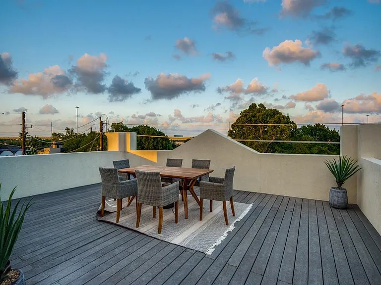 1509 Holly St — Photo 10