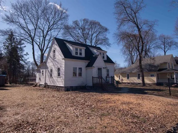 319 W Grout St, Gladwin, MI 48624