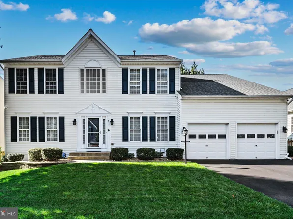 4 Glenhaven Ct, Fredericksburg, VA 22406