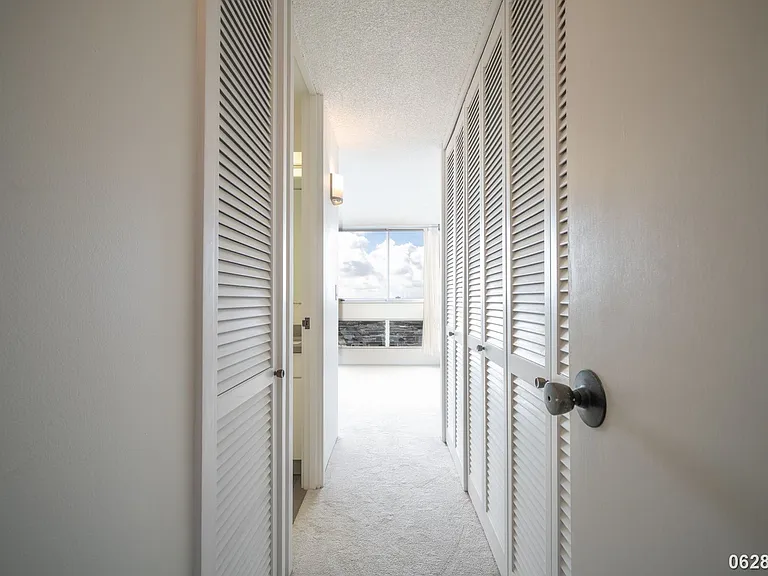 1212 Punahou St #3305 — Photo 23