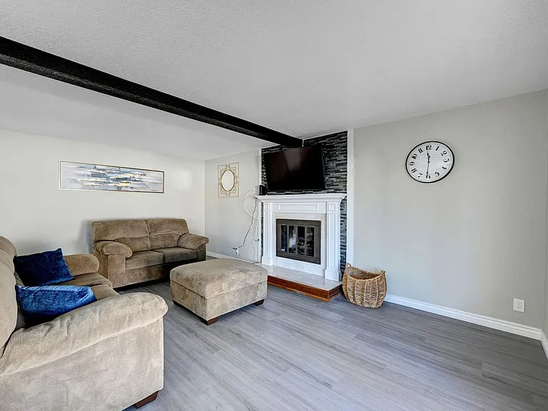 2247 Marlboro Dr — Photo 8