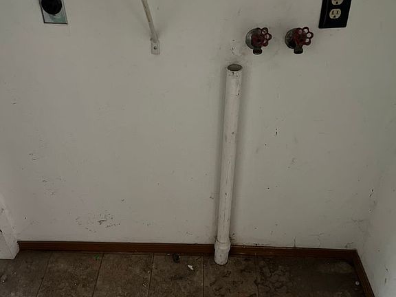 3rd image of 1210 W Main St #101