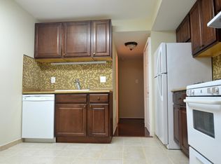 2069 Royal Fern Ct SUITE 12B, Reston, VA 20191