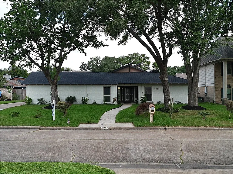 3006 Golden Hills Ln — Photo 47
