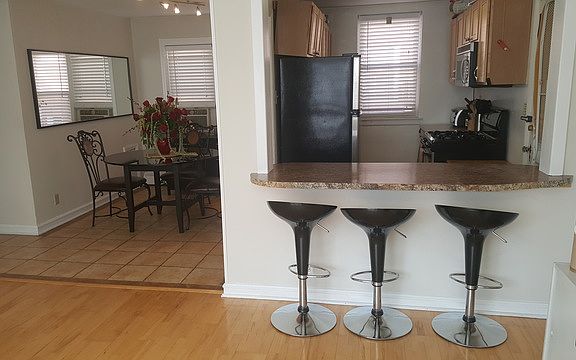 3rd image of 6831 N Hamilton Ave APT 2W