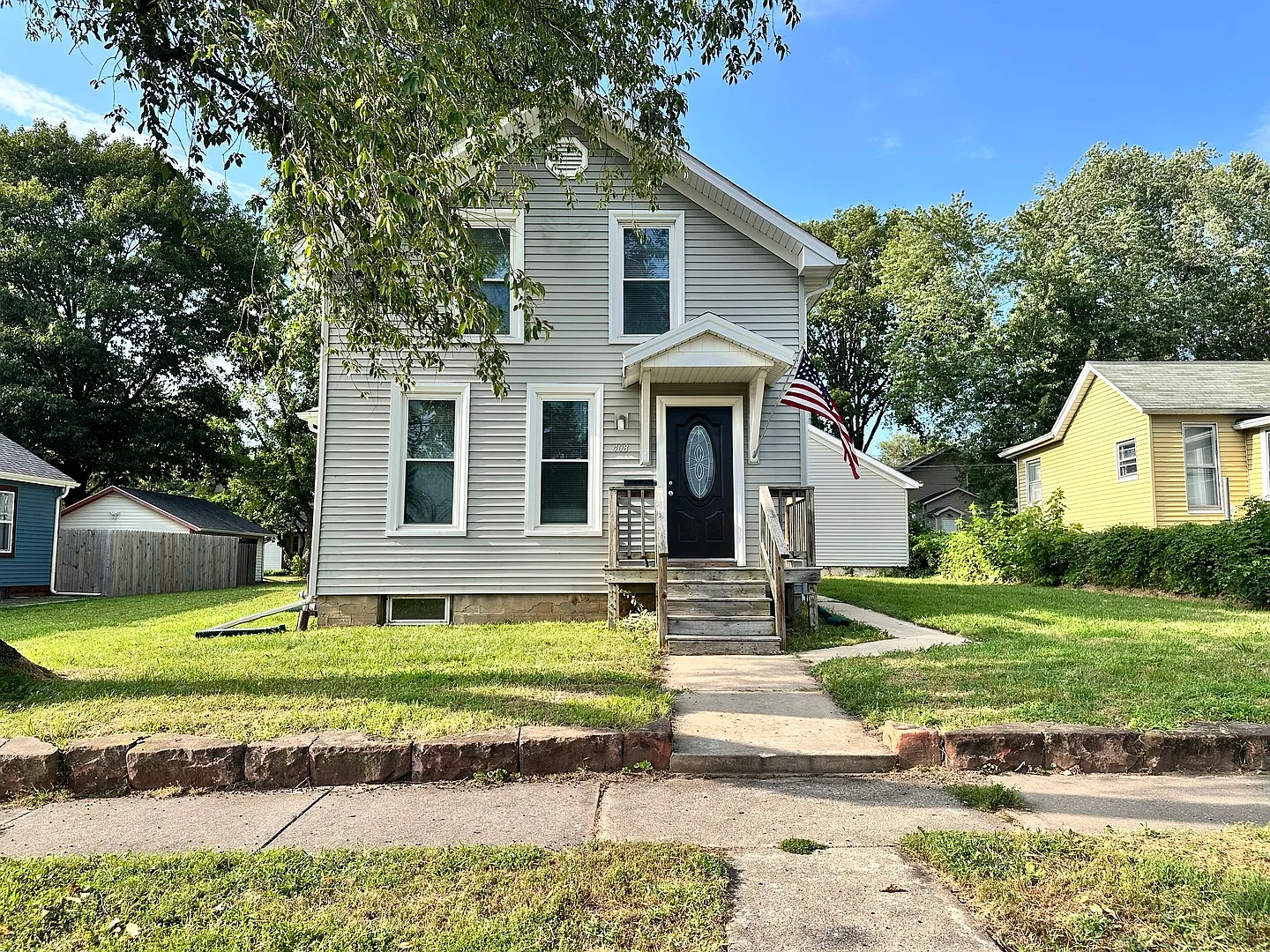 408 E Mill St photo 1