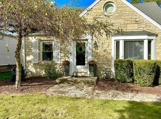 10812 W Fiebrantz Ave, Wauwatosa, WI 53222