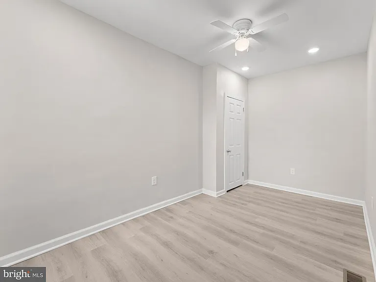 3010 Emerald St — Photo 5
