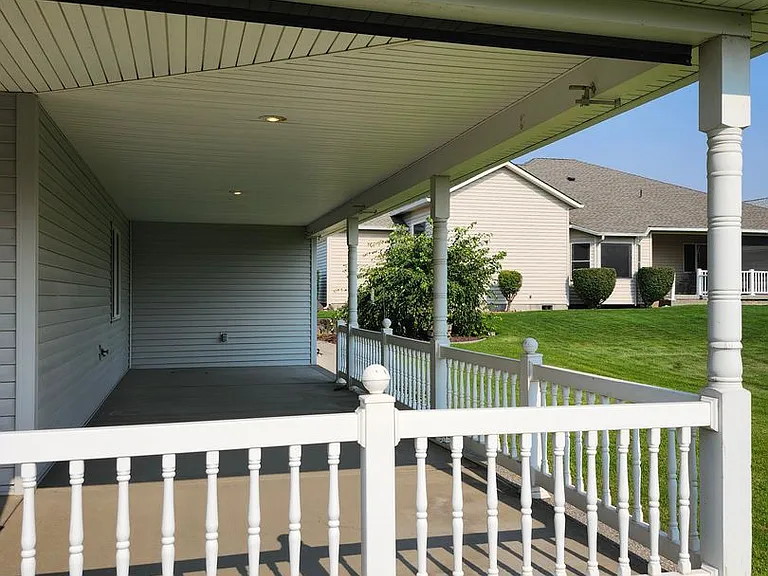 106 Prestwick Ln — Photo 36