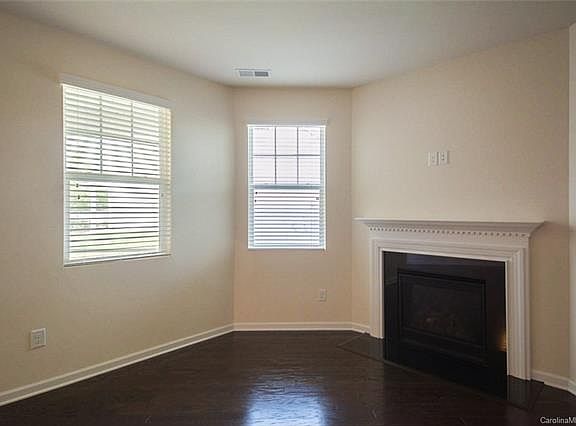 4th image of 2712 Sawbridge Ln
