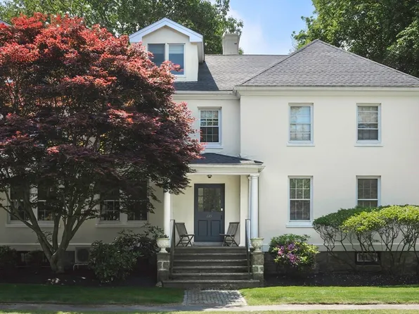 619 Hale St #4, Beverly, MA 01915
