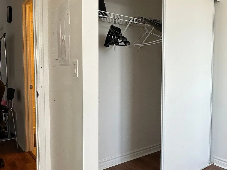 385 Prince Of Wales Dr #423 — Photo 5
