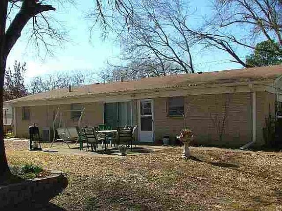 2nd image of 330 Nichols Dr