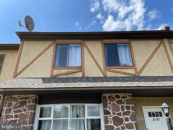 2027 Jason Dr, Huntingdon Valley, PA 19006