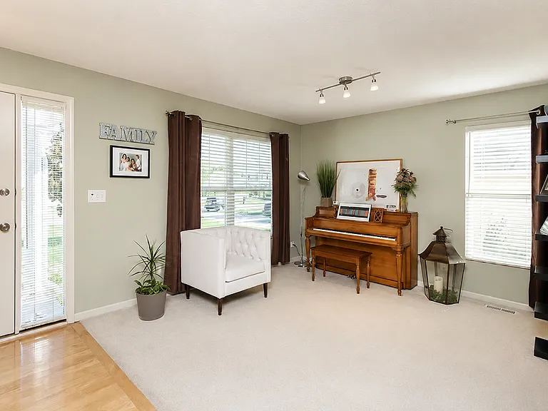 3910 SW Bluegrass Dr — Photo 6