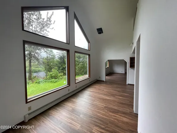12962 Noch Dr, Kodiak, AK 99615