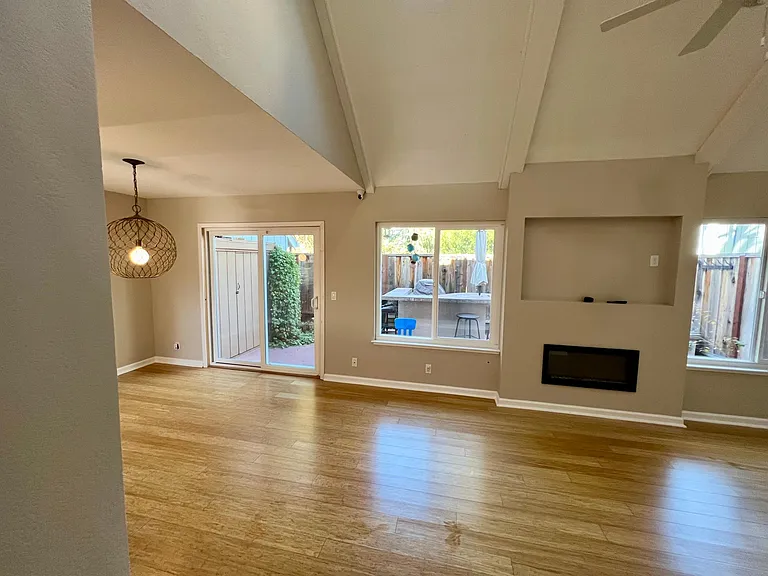 248 Pine Wood Ln — Photo 4