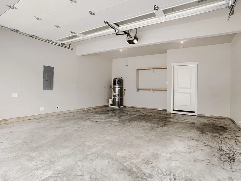 Lincoln Townhomes — Photo 24