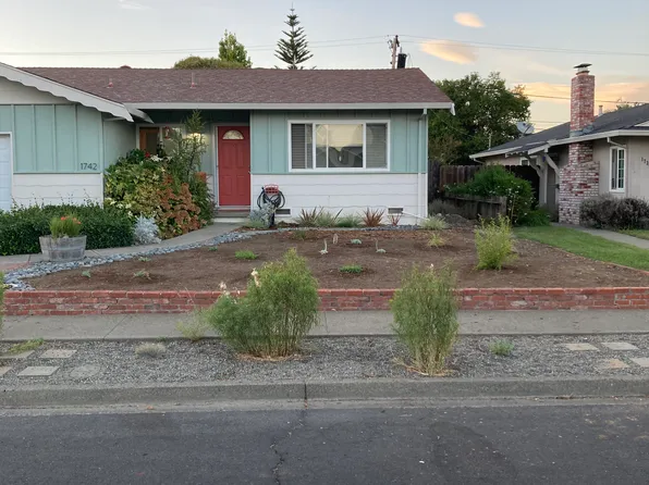 1742 Sequoia St, Napa, CA 94558