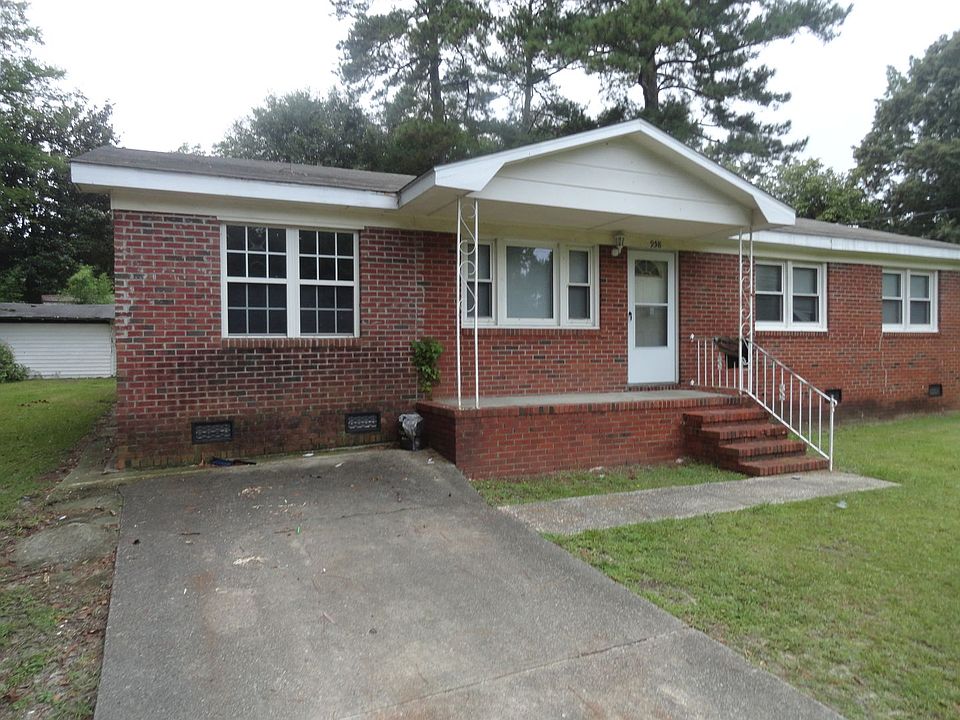 2nd image of 958 Louise Cir