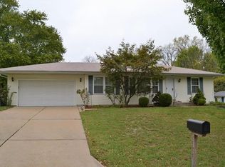 2423 Banister Dr, Saint Louis, MO 63125