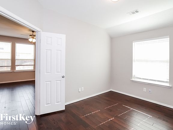 4th image of 1613 Whistler Dr