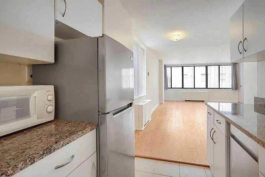 Fabulous Foggy Bottom Studio 1-Month Free! Parking And All Utilities Included — Photo 1