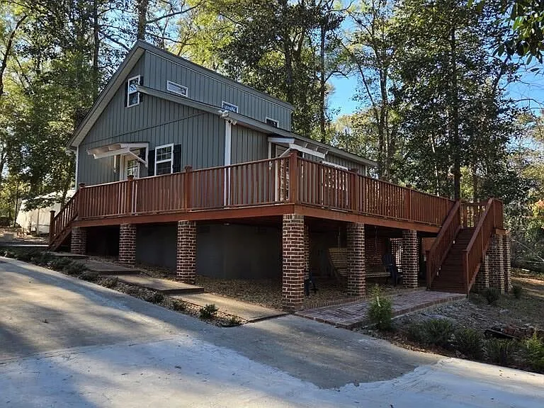 208 Brookwood Dr — Photo 4