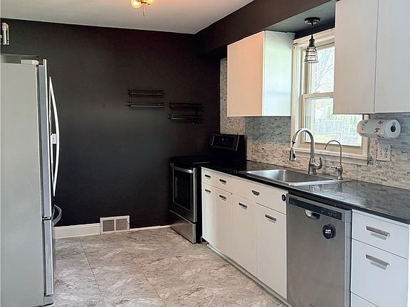 4th image of 4105 21st St NW