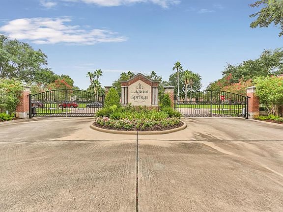 This home is located in Laguna Springs, a separate gated section of the Parkway Village neighborhood.