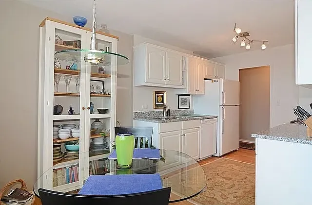 3430 N Lakeshore Dr #5L — Photo 5
