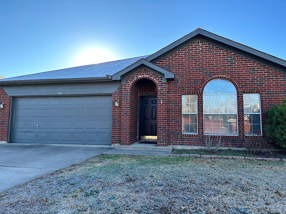 1st image of 4412 Park Creek Ct
