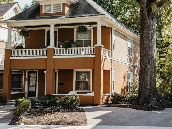3621 Central St, Kansas City, MO 64111