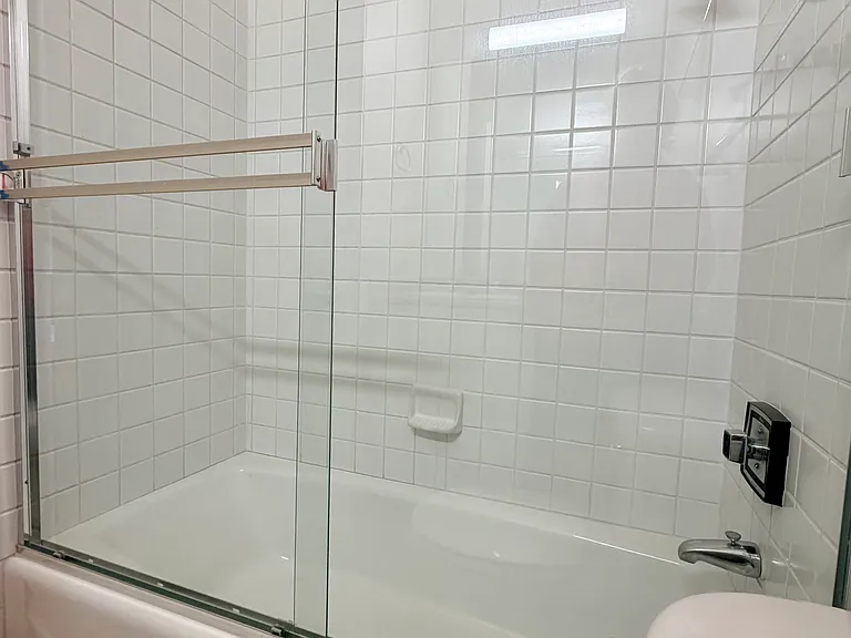 Upstairs bathroom - with bath/shower