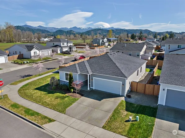 1599 E Nanevicz Avenue, Buckley, WA 98321