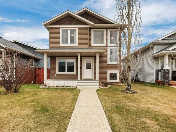 14 E Cedar Sq, Blackfalds, AB T4M 0A1
