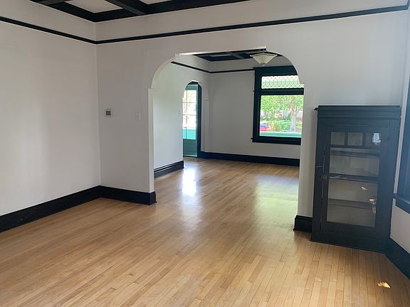 4th image of 920 S 900 E